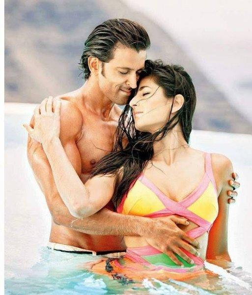 ZoomTV's tweet photo. Kaisi lagi #BangBang? V Good, Good, Average, Bad? Share your review with #BangBangIs &amp; watch The #ZoomReview show now http://t.co/n0ROT53SRf
