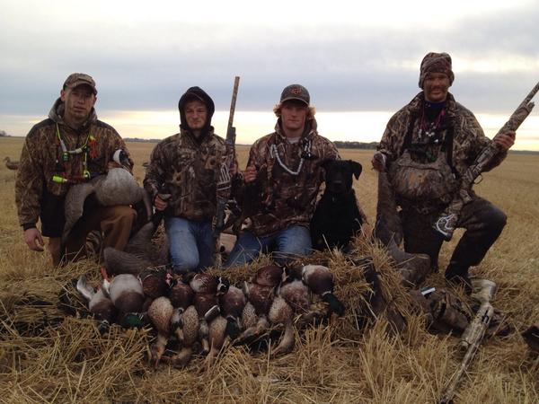 FDCalls's tweet image. Entertaining hunt this morning with the boys!