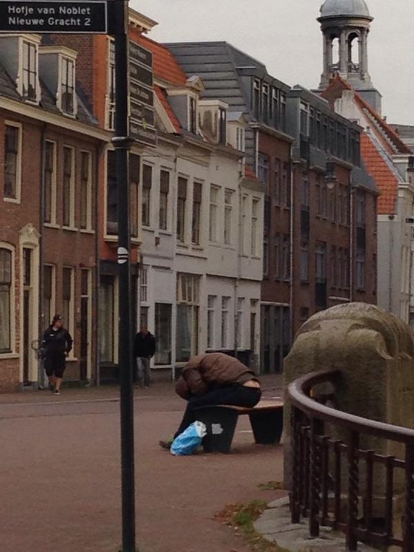 mariekehahn's tweet photo. Eventjes geduld nog want het busje komt zo #90srequest http://t.co/tIGZMCu4vX