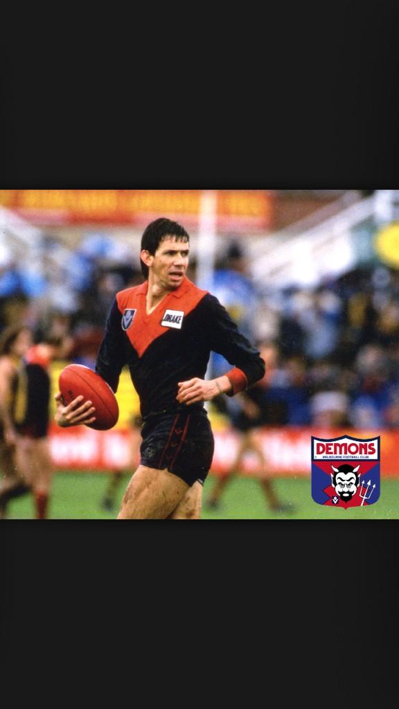 Dees_Man's tweet photo. In a game today where loyalty is all but gone, this bloke was loyalty personified. Absolute class act #RIPTulip http://t.co/zM4ybANYEy