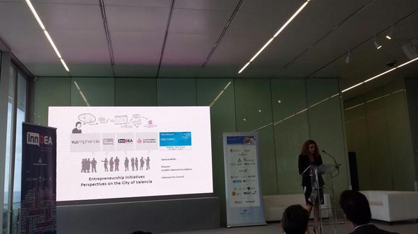TalleresTop's tweet photo. @SalomeReillo de @InnDEAvalencia en el Iberian Tech Tour 2014, Valencia • #ITT14 #talleresdeconfianza http://t.co/XTy2ckyi5p
