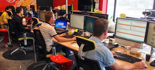 dictionair's tweet photo. Same mèt ’t Mestreechs webbedrief @ivengi, wèrke veer op dit momint in totaol mèt 16 maan aon #mestreechtertaol.nl. http://t.co/X7s1FznVMd