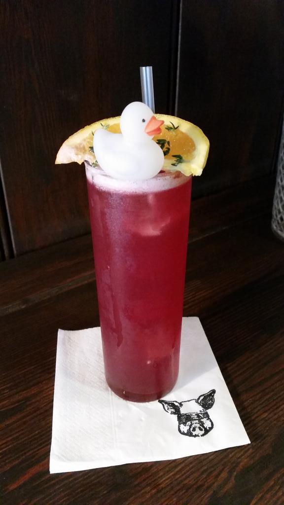 blindasapig's tweet photo. "Buck a L'Orange": duck fat Martell VSOP, Burgundy, orange sherbet, thyme, lemon, bucked and ducked. #ooohmolecular http://t.co/9NgdrMFUk0