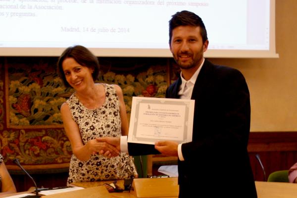 unisevilla's tweet photo. 🏆 El doctorando Carlos Moreno, I Premio Investigadores en Formación de #Historia de #América http://t.co/0jExjpvnVl http://t.co/jjPS2WThTc