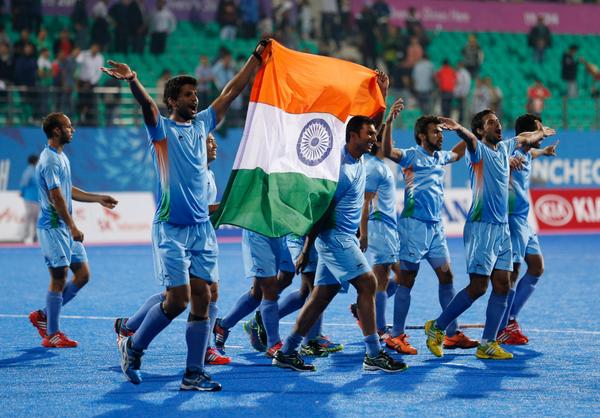 SportsbyHT's tweet photo. Indian men's hockey team clinch gold at #AsianGames2014, book #RioOlympics berth http://t.co/VCKaQebqBt http://t.co/bZpZ7auGru
