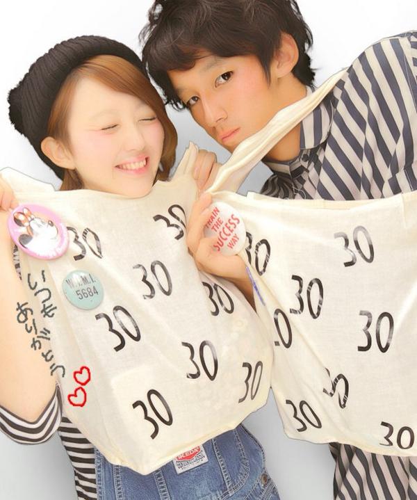 3ar30's tweet photo. おひさしぶりです😊😊💕💕
４年と半年記念日でした👧👦

目つぶっとる写真ばっかだ（笑）

インスタいっぱい更新しとるから
よろしくです〜👼💓☞30sup http://t.co/FoPiAK7uOW