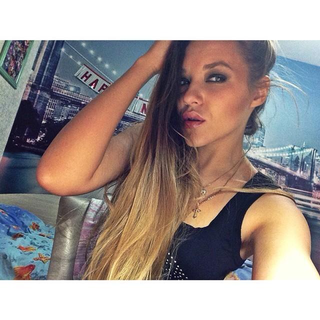 Красноярск. Центр on Twitter: "Люблю эту фотку😜 #RomakMakeUpAcademy # ...