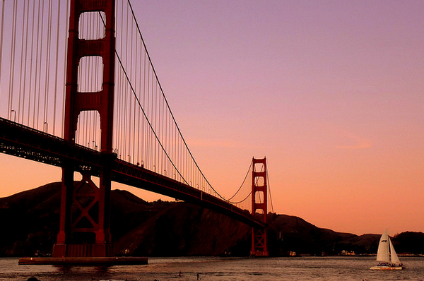 LiveDieInLA's tweet photo. One of the most famous and beautiful bridges in the world. Spectacular location &amp; specific designs. #GoldenGateBridge http://t.co/SmcZfxzCLo