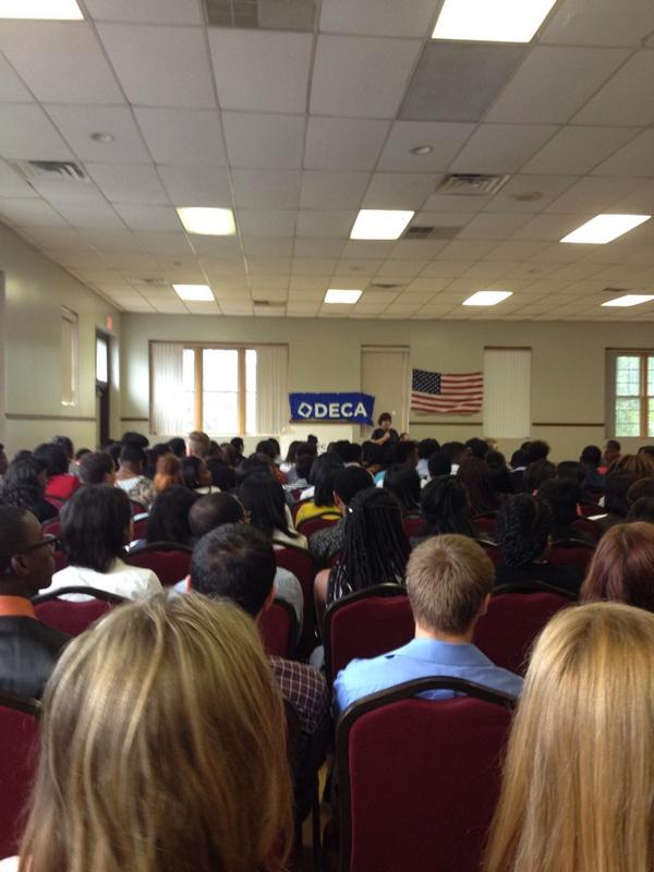OFHSDeca's tweet image. Kicking off our Fall leadership conference with roll call!!! #IAmDECA @KolbOFHS