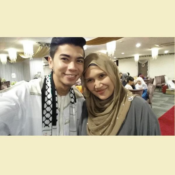 NatashaBellaAR's tweet photo. Always @amarbaharin @tv3malaysia #ask2014 #wewantu2win #supportAB #nootherthanAB http://t.co/lAy7BqOigF