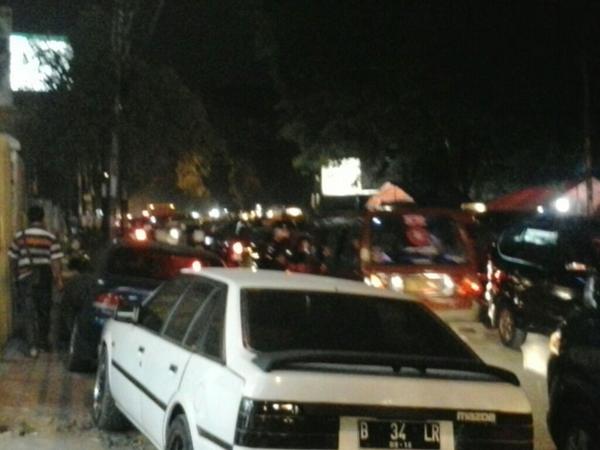 RT <a href="/Aristandhika/">Aristandhika</a>: 21.55 Kondisi lalu lintas lubang buaya - pondok gede padat dikedua arah.