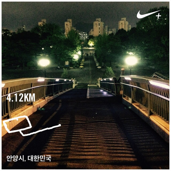 SwagJayG's tweet photo. 우승기념 2일 Nike+ Running를 사용하여 4.12 km 러닝을 마쳤습니다 http://t.co/10JK29ZxNF #nikeplus http://t.co/mZRppjaVtv