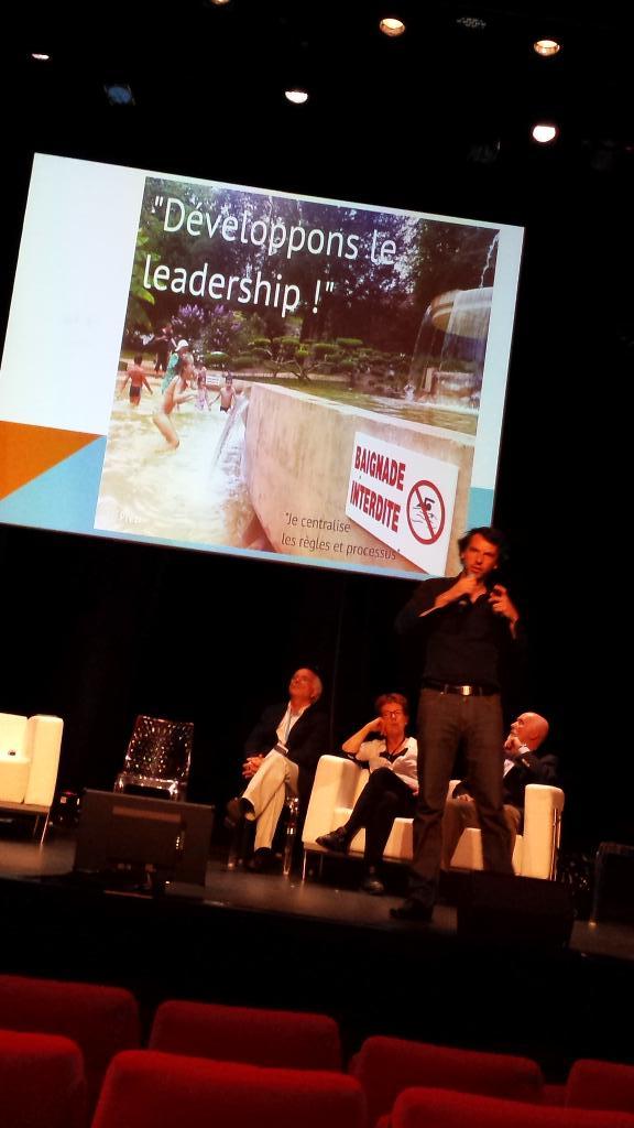 loutro1990's tweet photo. #DevPro2014 Une Keynote de très haut niveau en ce moment dans l'auditorium. http://t.co/ynFtE9VGiD