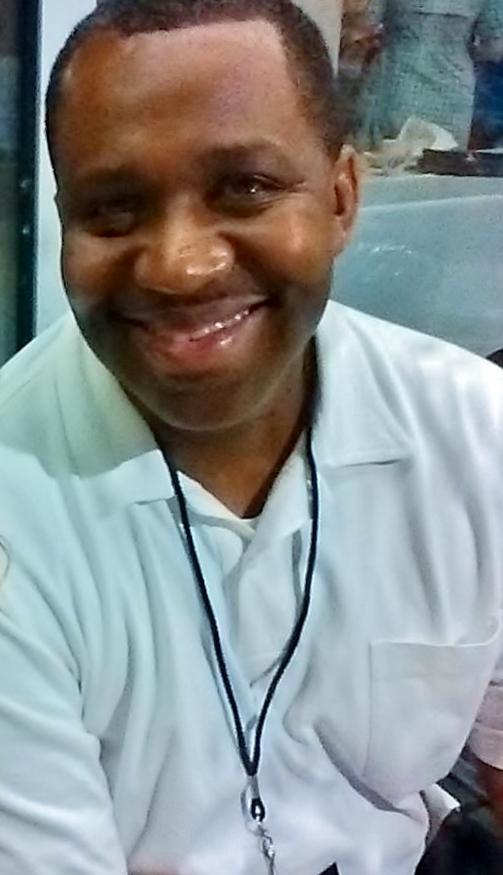 HueysRestaurant's tweet photo. Congrats Tony Dortch for winning Best Server #BOM2014! Tony has been with us for 20+ years & celebrated last night. http://t.co/XDKOaMahoJ