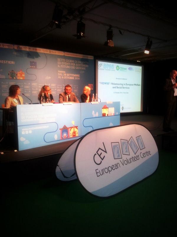 PdeiMestieri's tweet photo. comincia il convegno#VIEWSS con @SteGiannini @SilvioMagliano #ElideTisi l'evento ospite de #lapiazza10 http://t.co/jRXWcjJRd5