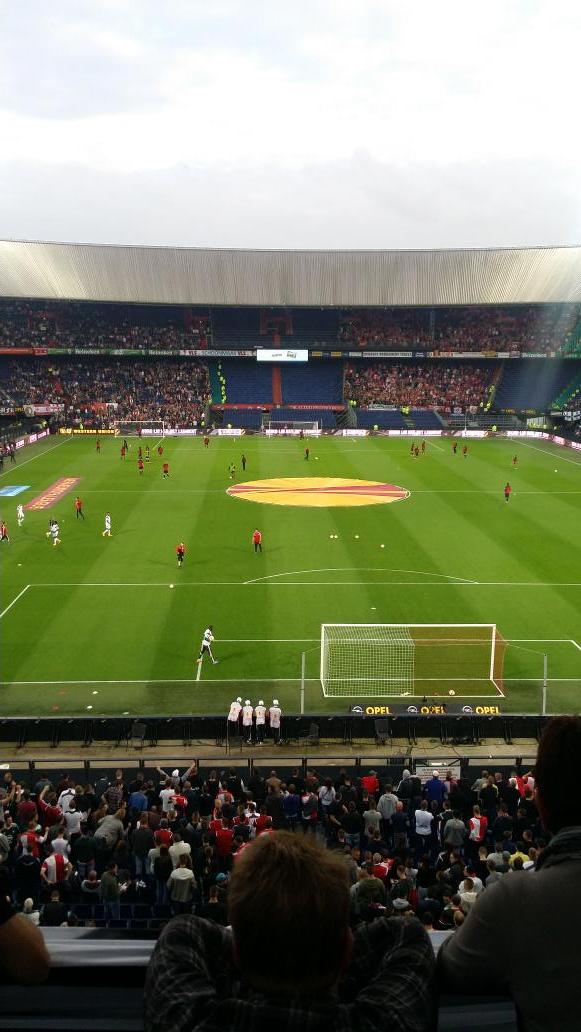 2-1.......... standaard Luik geen kans gehad in de kuip #FEYsta