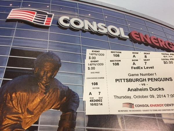 PensTickets's tweet photo. Giving away 2 tickets, ON THE GLASS, for @penguins Home Opener 10/9!  RT &amp; Follow to Enter! #Pens #ItsFinallyOctober http://t.co/PPboDPPz09