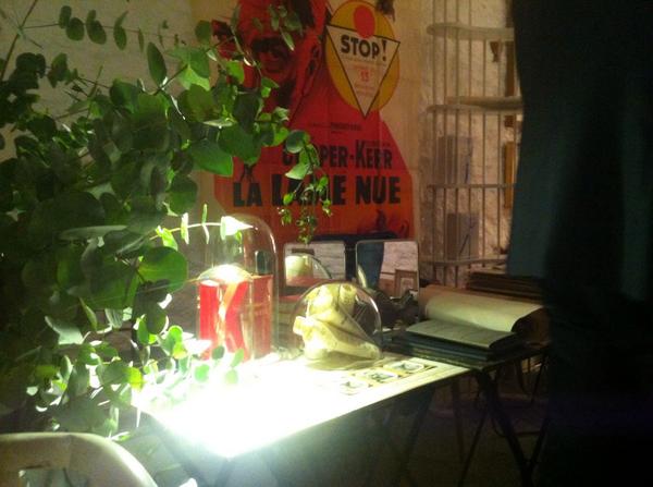 eclectikdeco's tweet photo. Un rato muy agradable en @GANZcafe presentando #Hoptimo de @AlquianObjetos. Unos "papeles viejos" geniales!!! http://t.co/vYNrvlKugG