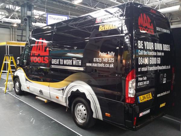 MFinishdetail's tweet photo. Been Busy at the NEC this morning for Mac tools. @KrystalKleenD Purity used as a Sealant. #mobilevaletingsolihull http://t.co/6yz9dMsqqf