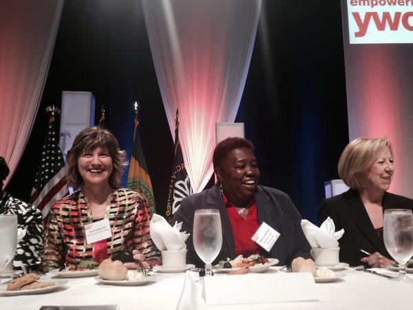 cathy_roberts's tweet photo. YWCA luncheon with @kmagnuson at the head table and Elizabeth Smart as keynote speaker #hope #herroc @dandc http://t.co/tfCjeL5H03