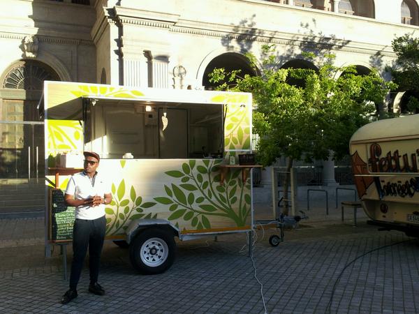 RollingOlive's tweet photo. Church Square happiness is kicking off.  Join us @RollingOlive @CTFoodTrucks @ctpartnership for an evening of fun http://t.co/RFt9jhkMhl