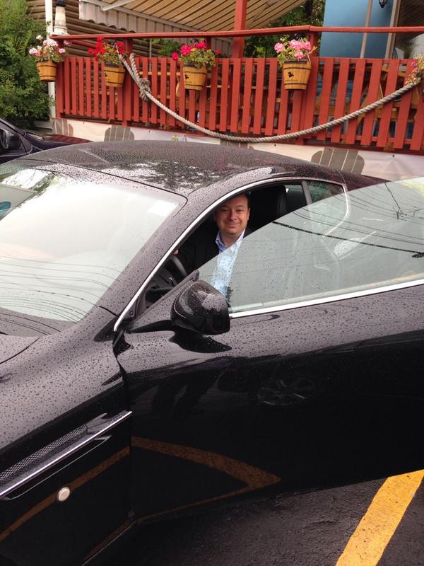 RichardGodin's tweet photo. Aston Martin DB9, yeah baby http://t.co/ttsQDFGmdw