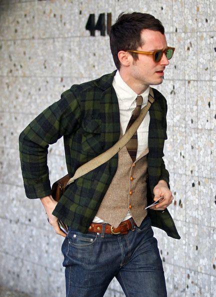 Julpicks's tweet photo. Plaid green jacket, light brown vest, white shirt, brown belt @woodelijah http://t.co/Kugf2DdOr8