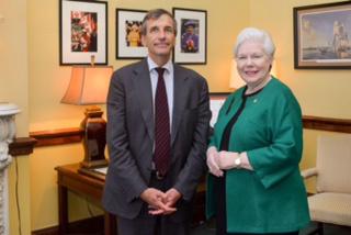 IISD_news's tweet photo. Today IISD President Scott Vaughan met with Her Honour the Hon. @LGLizDowdeswell, Lieutenant Governor of #Ontario http://t.co/zRjqd6s4Pa
