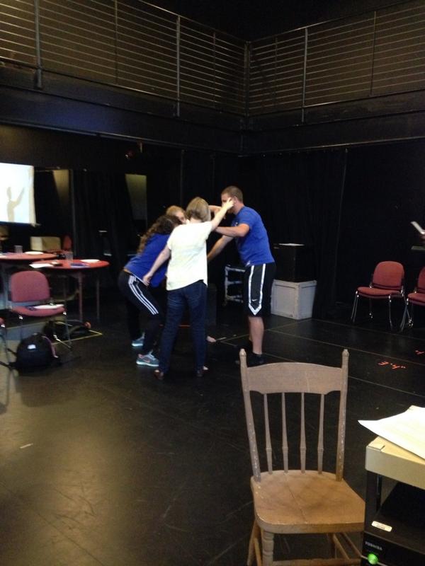 Bunny12F's tweet photo. The breadwinner #emudw #vendorimprov http://t.co/UiQLexJTHa