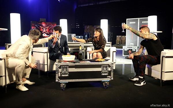 Fedez's tweet image. Questa sera @XFactor_Italia A PRA FOCO Cit. Luca Giurato