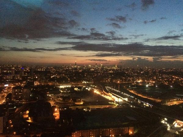 Calluxxx's tweet photo. What a beautiful evening from my bedroom window http://t.co/h8oR9yMCwf