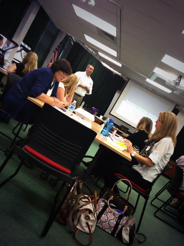 ThisIsHCHS's tweet image. Great Job @jbruesch1 presenting #DanielsonFramework to Opt-in Group @HHSTAd86 #D86learns