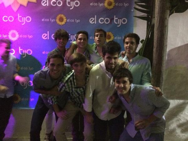 migui015's tweet photo. @juanjobenitez93 @88rafalito88 @Juanvi_fc @chalopuebla es que aver quien nos quita el ratito en el PRAO con los legas http://t.co/WnbsTn8VFz