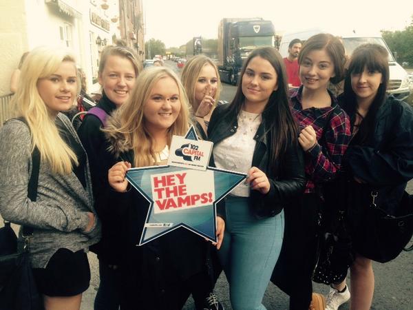 TheVampsband's tweet photo. Oh hi @CapitalOfficial http://t.co/YtF6IgGOaW