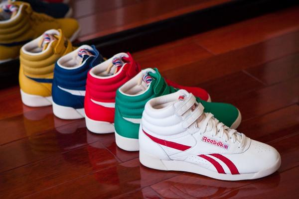 soletheory's tweet photo. Do you remember these classics? http://t.co/fnCBwet4XT #solediva @KiCKS0L0GY @oDOTkrown @Kamakacci_Juice @TOFLO http://t.co/jwI5MvreAn