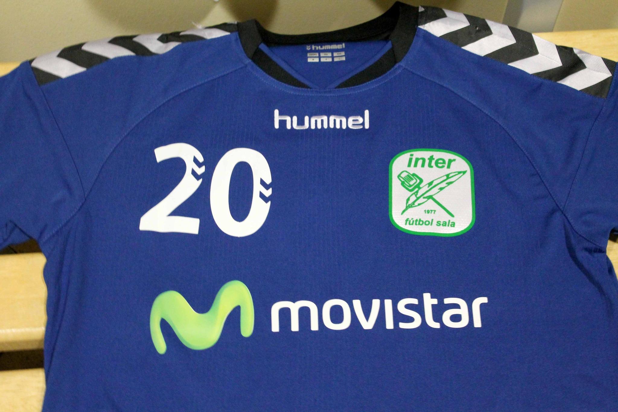 Movistar Inter FS Twitter: "INTERISTAS... ¿No os habéis dado cuenta? Estrenamos camiseta versión @UEFAFutsal... ¿Qué os parece? @hummelspain http://t.co/yYWmPvSFgy" / Twitter