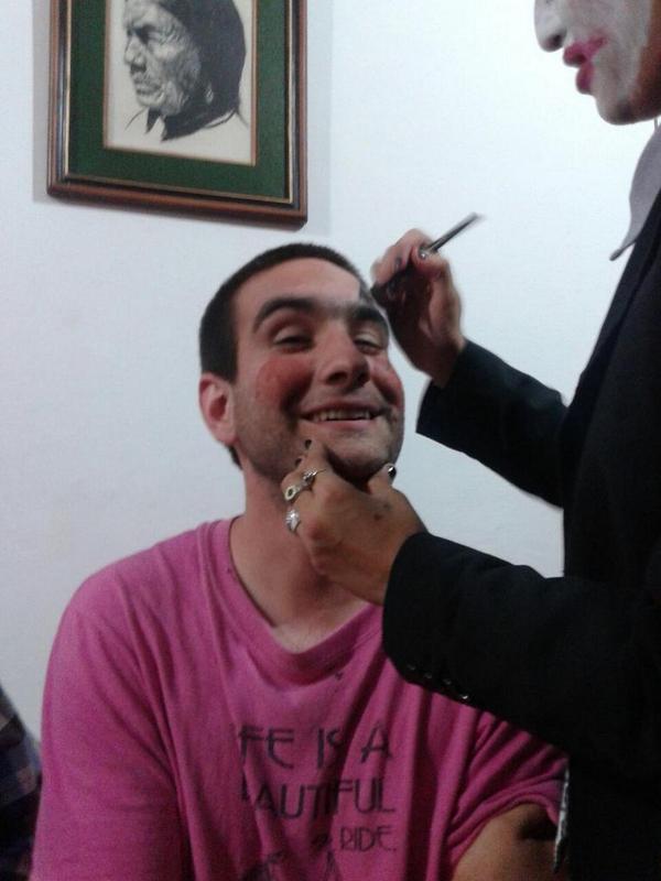 El jugador <a href="/cornejogustavo1/">gustavo 23</a> maquillandose para salir un sábado a la noche..El jugador habría estado en pecas!