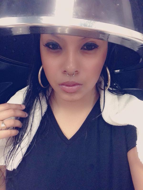 Paris_Bundles's tweet photo. Bouta die under this dryer http://t.co/iQuZUBS5mp