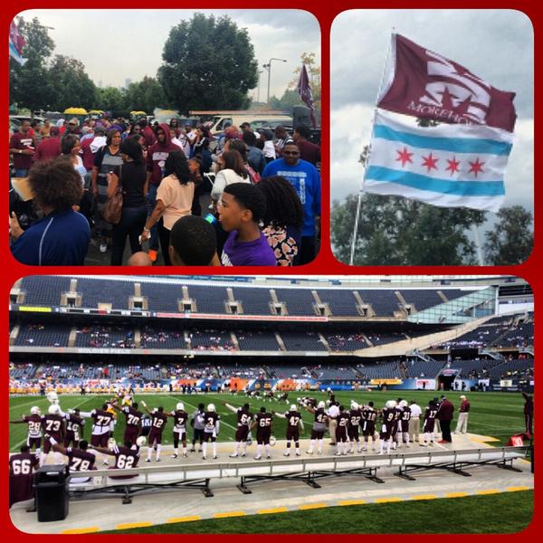 Great time today at the @ChiFtblClassic with all our #SpelHouse family! Good job on the field Tigers!