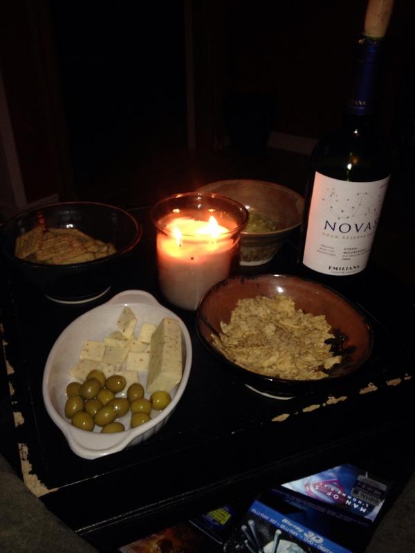 kirsnicole's tweet photo. Wild Saturday night in @JoeyHaddad27 you are missing out! #flyingsolo #thankgod #forwine http://t.co/aricygZiix