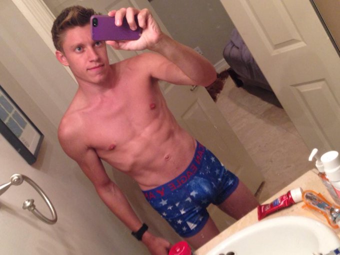 1 pic. Love my new @AEO undies #bulge #merica #gay http://t.co/ly6wfD9y1W