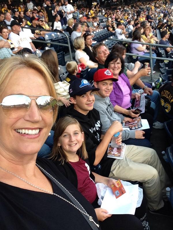 sweetmish88's tweet photo. @Pirates #scoreboardpix Blue Jays fans here in Pittsburg to cheer on the Pitates!!   #letsgoboys  #heyTravis<3U!! http://t.co/9myecgPA9E