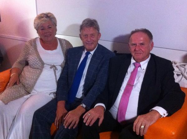 kooskarssen's tweet photo. Bij Benefriet-Concert: Steun Harteveld. Ook dit is Maassluis: zorgen voor elkaar. http://t.co/qvvK5Kxjv7