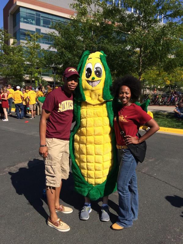 Delonte_LeFlore's tweet photo. Game day with @dr_lrspears #AFD14 http://t.co/qGU9xJJHHa