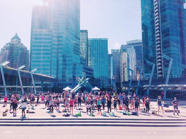 10 seconds left in this set. Peeps are looking good and ready to run! #1school1day