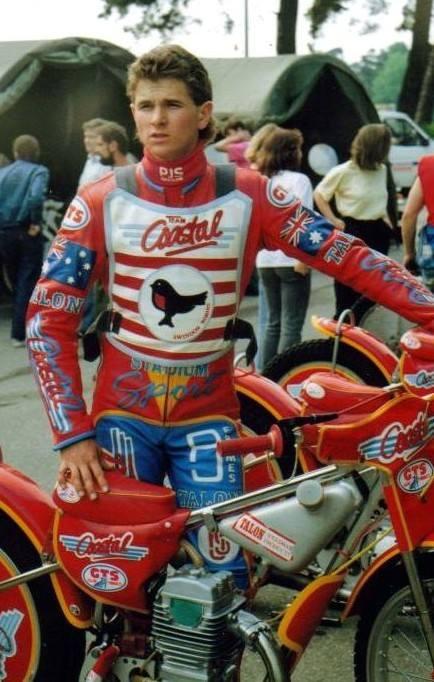 UprightSpeedway's tweet photo. The #BlurredMemory was @LARofficial. The only one right was @dazzarogers72 with his 1st ever tweet #NewKidOnTheBlock http://t.co/p9tZF2SnT4