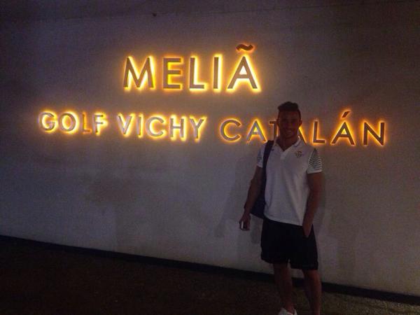 Ya está el <a href="/RBetisOficial/">Real Betis Balompié</a> en el Hotel Meliá Golf Vichy Catalán @PGA_Catalunya #RealBetis