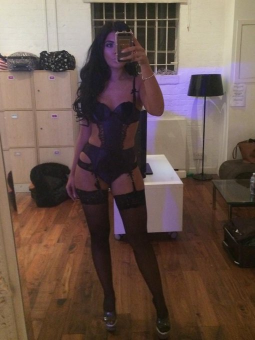 Live at 9.30 guys channel 942 come and get naughty 😈💦💦💦💦 http://t.co/ZDH6Ng2RgH