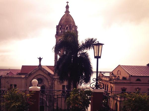 Looking good #Panama!!! Cosas que pasan en el #calendarioviva2015 con <a href="/VivaColombiaco/">Viajes VivaColombia</a> y todo su equipo!!!