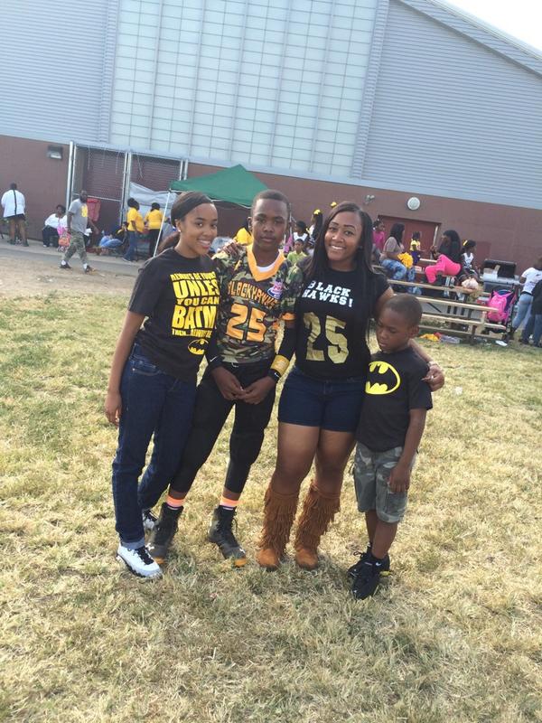 _LAYdownthelaws's tweet photo. #TEAMSHEEM🏈 #BHS #BLACK&GOLD🔶⬛️ http://t.co/zJSssYOaS6